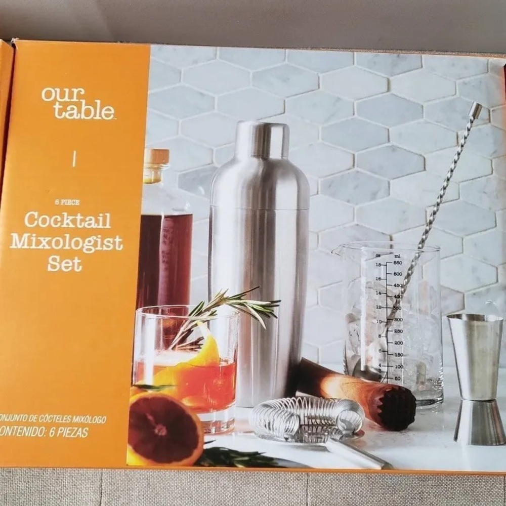 Our Table Cocktail Mixologist Set